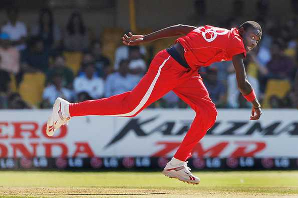 Chris Mpofu dismissed Samiullah Shenwari and Najibullah Zadran off consecutive deliveries to turn the match around Chris Mpofu dismissed Samiullah Shenwari and Najibullah Zadran off consecutive deliveries to turn the match around