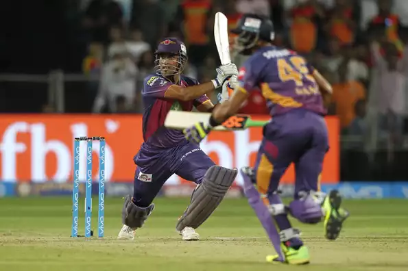 MS Dhoni slammed the last ball of the chase for a four to seal RPS's win. MS Dhoni slammed the last ball of the chase for a four to seal RPS's win.