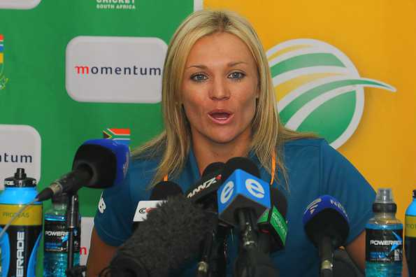 Du Preez is set for her debut stint in England's successful domestic T20 league. Du Preez is set for her debut stint in England's successful domestic T20 league.