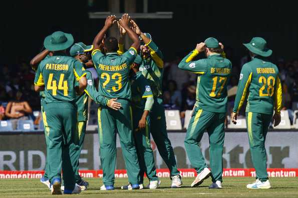 South Africa completed a comprehensive 200-run win South Africa completed a comprehensive 200-run win