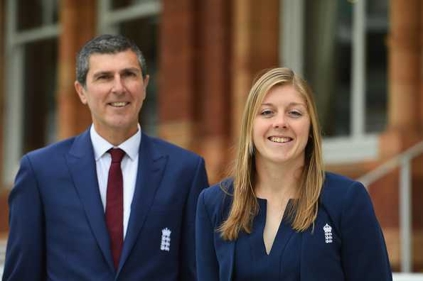 Heather Knight's England team became the second team to qualify for the World Cup next year.