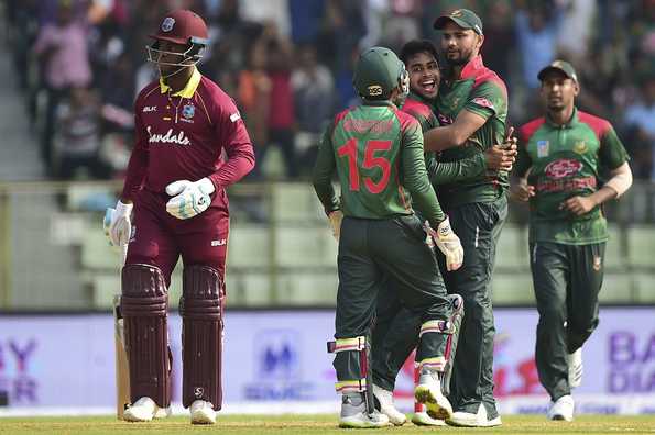 Windies were once again poor with the bat with only Shai Hope managing to put up a fight. Windies were once again poor with the bat with only Shai Hope managing to put up a fight.