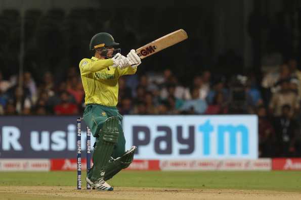 Quinton de kock starred with the bat