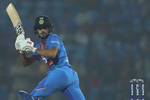 Manish Pandey smashed an unbeaten 60 off 45 in Karnakata's win.