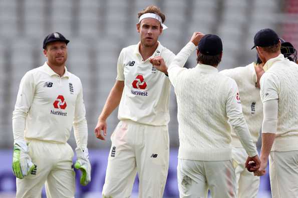 Broad struck with the second new ball to lift England's hopes Broad struck with the second new ball to lift England's hopes