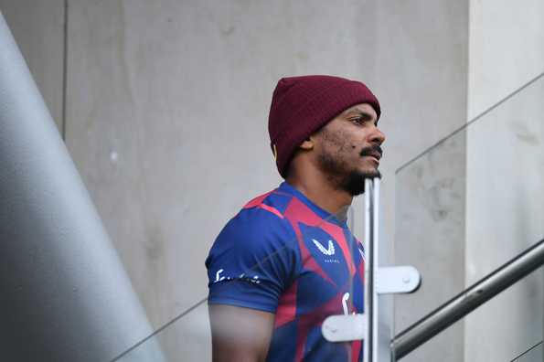 "Shannon was ready to go into the nets today and have a bowl. The rain curtailed that but I think they'll be fine" - Estwick "Shannon was ready to go into the nets today and have a bowl. The rain curtailed that but I think they'll be fine" - Estwick