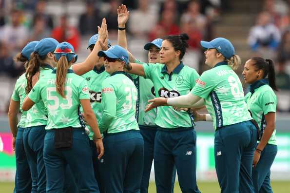 Marizanne Kapp (c) took 4 for 9 after smashing 26 off 14 with the bat Marizanne Kapp (c) took 4 for 9 after smashing 26 off 14 with the bat