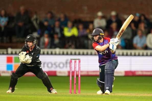 Heather Knight scored a 36-ball 42 Heather Knight scored a 36-ball 42