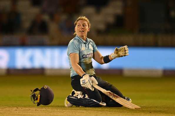 Knight made 101 off 107 balls. Knight made 101 off 107 balls.