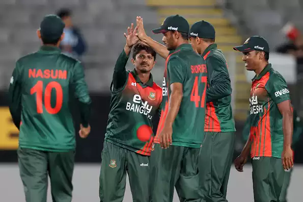 You might bowl a good ball and get hit but they also give you opportunities to take wickets: Gibson You might bowl a good ball and get hit but they also give you opportunities to take wickets: Gibson