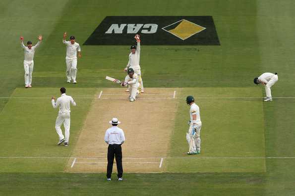 Replays showed a Hot Spot mark on Lyon's bat, but TV umpire Llong said that there wasn't conclusive evidence to give it out Replays showed a Hot Spot mark on Lyon's bat, but TV umpire Llong said that there wasn't conclusive evidence to give it out