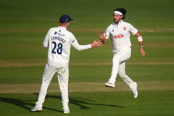 Snater's 6 for 36 bowled Somerset out for 154 in their second innings.
