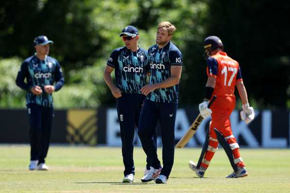 David Willey took 4 for 32. David Willey took 4 for 32.