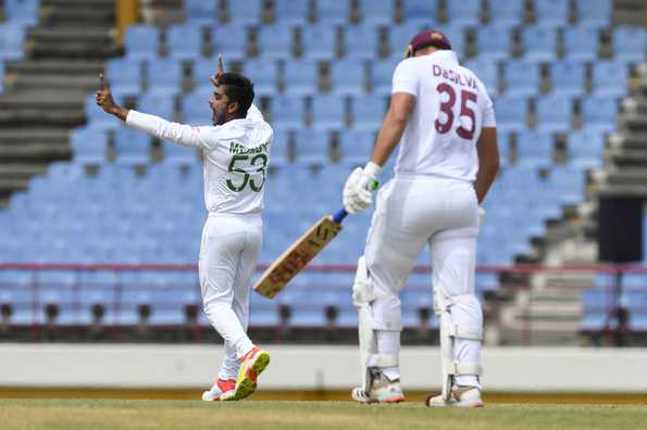 Mehidy Hasan and Khaled Ahmed picked up a wicket apiece before rain stopped play Mehidy Hasan and Khaled Ahmed picked up a wicket apiece before rain stopped play