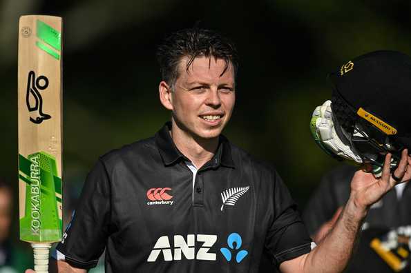 Bracewell went 4,4,6,4,6 against Young in the final over Bracewell went 4,4,6,4,6 against Young in the final over
