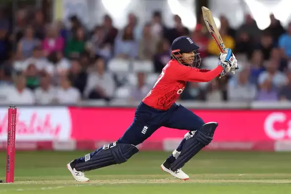 Dunkley cracked a quick-fire fifty Dunkley cracked a quick-fire fifty