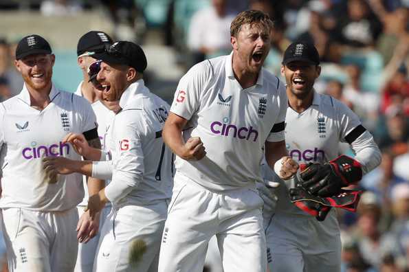 Ollie Robinson continued his good show in the Test Ollie Robinson continued his good show in the Test