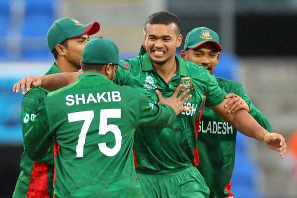 Taskin Ahmed's twin strikes upfront triggered a dramatic collapse in Netherlands' chase. Taskin Ahmed's twin strikes upfront triggered a dramatic collapse in Netherlands' chase.