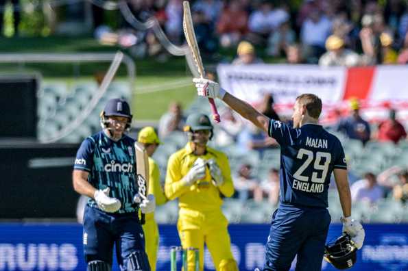 Dawid Malan his 12 fours and 4 sixes in his 128-ball 134 Dawid Malan his 12 fours and 4 sixes in his 128-ball 134