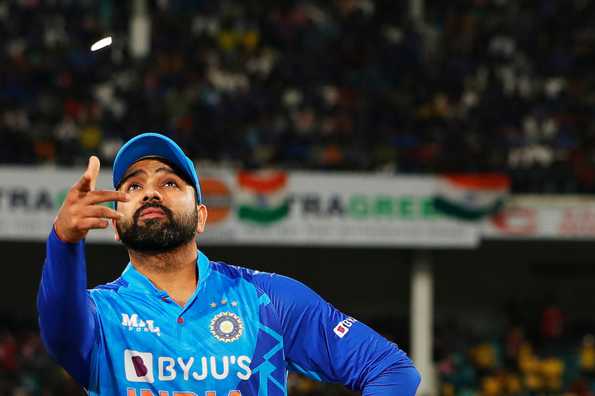Dew is expected to play a big role in the upcoming World Cup in India Dew is expected to play a big role in the upcoming World Cup in India