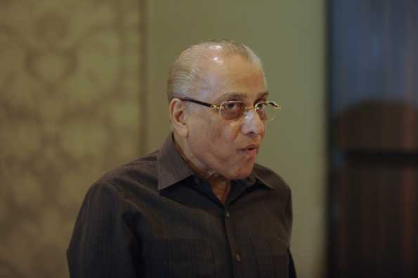 Jagmohan Dalmiya has emerged as a strong contender from the Srinivasan camp for the post of president. Jagmohan Dalmiya has emerged as a strong contender from the Srinivasan camp for the post of president.