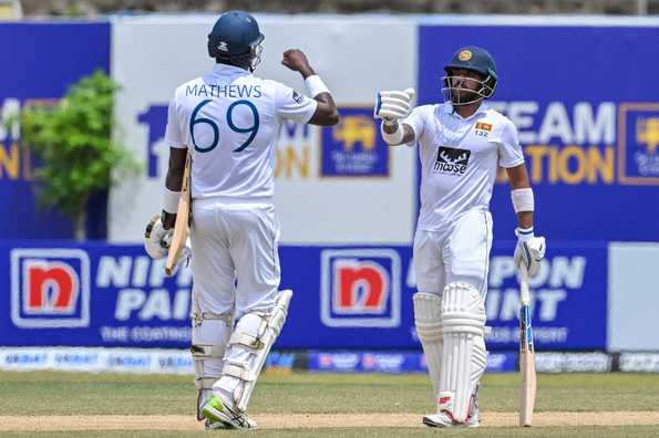 No Sri Lankan was dismissed before scoring a hundred at Galle No Sri Lankan was dismissed before scoring a hundred at Galle