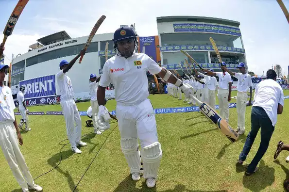 Mahela Jayawardene was given a rousing welcome. Mahela Jayawardene was given a rousing welcome.