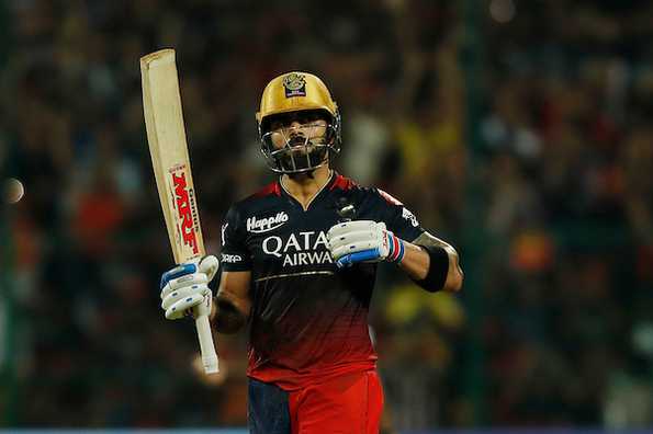 Kohli brought up his 7th IPL ton. Kohli brought up his 7th IPL ton.