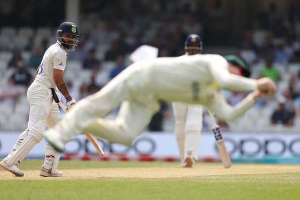 Virat Kohli's dismissal early on Day 5 hurt India's hopes. Virat Kohli's dismissal early on Day 5 hurt India's hopes.