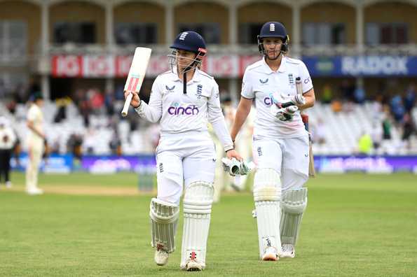 Beaumont's unbeaten century led England's strong response to Australia's 473 all-out Beaumont's unbeaten century led England's strong response to Australia's 473 all-out