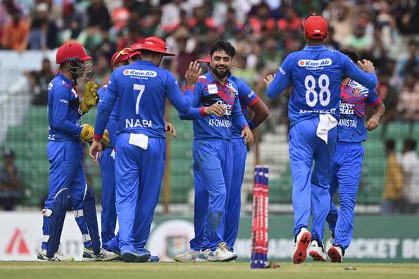 Rashid picked up 2-21 in his 9 overs. Rashid picked up 2-21 in his 9 overs.