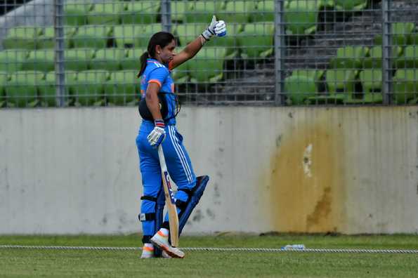 Harmanpreet Kaur termed the umpiring as pathetic after the tied third ODI Harmanpreet Kaur termed the umpiring as pathetic after the tied third ODI