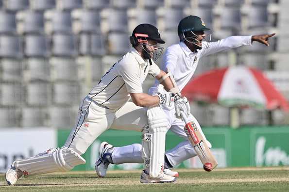 New Zealand lost three top-order wickets for just 30 runs. New Zealand lost three top-order wickets for just 30 runs.
