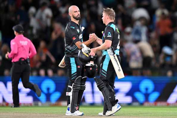 Daryl Mitchell and Glenn Phillips put on a match-sealing partnership of 139 for the fourth wicket Daryl Mitchell and Glenn Phillips put on a match-sealing partnership of 139 for the fourth wicket