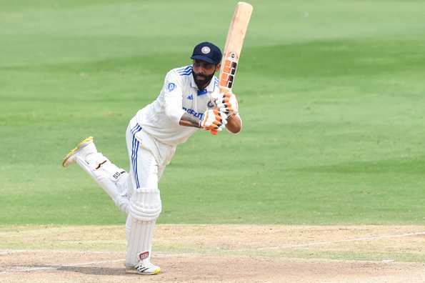 Jadeja's unbeaten 45 helped India extend their lead to 63 by Tea. Jadeja's unbeaten 45 helped India extend their lead to 63 by Tea.