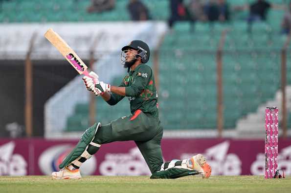 Rishad Hossain his 4 sixes and 5 fours in his team's victory Rishad Hossain his 4 sixes and 5 fours in his team's victory