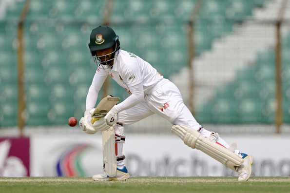 Mominul Haque scored a fighting 50 on the fourth day. Mominul Haque scored a fighting 50 on the fourth day.