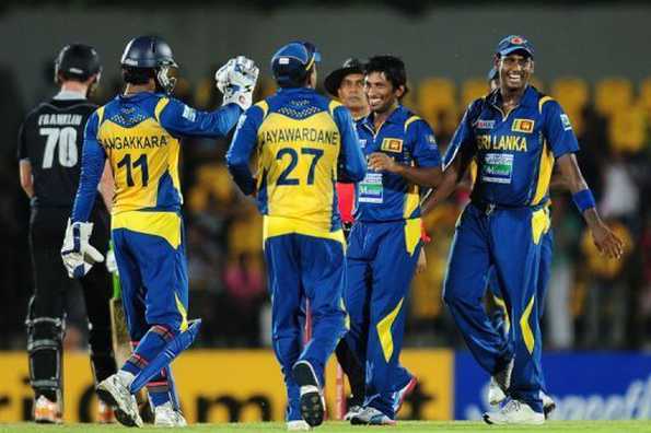 Sri Lankan cricketer Jeevan Mendis (2nd R) celebrates the wicket of New Zealand cricketer Nathan McCullum (L) with teammates during the fourth one-day international in Hambantota, Sri Lanka. Sri Lanka defeated New Zealand by seven wickets. Sri Lankan cricketer Jeevan Mendis (2nd R) celebrates the wicket of New Zealand cricketer Nathan McCullum (L) with teammates during the fourth one-day international in Hambantota, Sri Lanka. Sri Lanka defeated New Zealand by seven wickets.