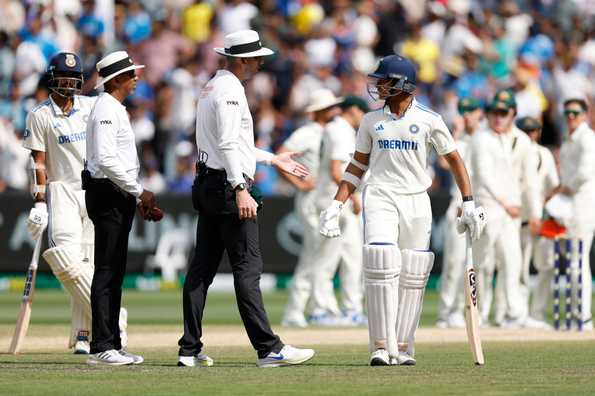 Yashasvi Jaiswal was bewildered after being given out despite no bat was registered on snicko Yashasvi Jaiswal was bewildered after being given out despite no bat was registered on snicko