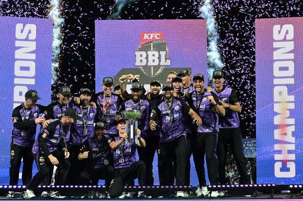Chasing 183 for victory, Hurricanes overhauled the total with 35 balls to spare Chasing 183 for victory, Hurricanes overhauled the total with 35 balls to spare