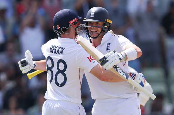 Smith smashed a hundred off just 80 balls Smith smashed a hundred off just 80 balls