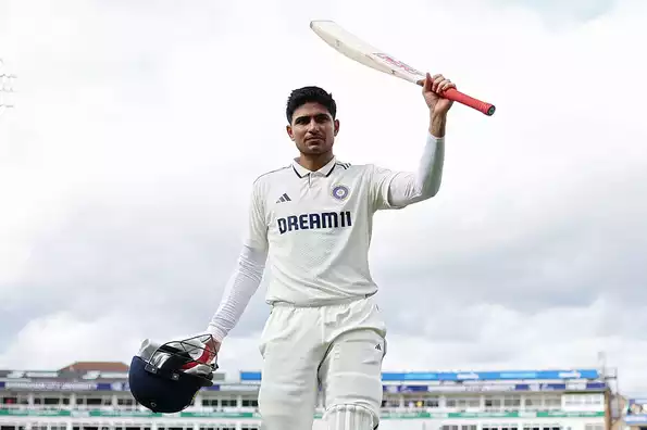 Shubman Gill walks off to a standing ovation Shubman Gill walks off to a standing ovation