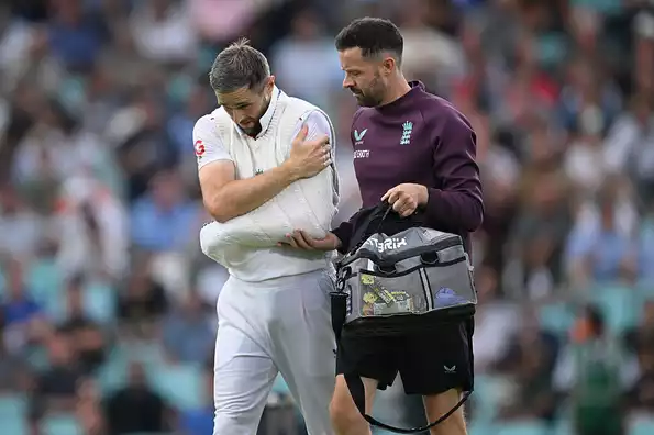 Chris Woakes dislocated his shoulder while fielding on the opening day of the Oval Test Chris Woakes dislocated his shoulder while fielding on the opening day of the Oval Test