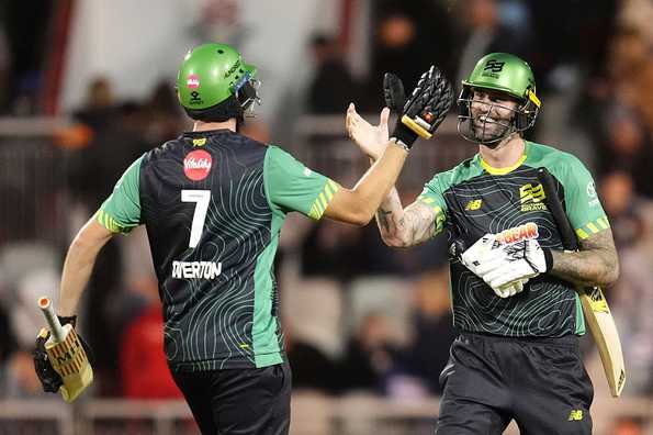 With 3 runs to win off 2 balls, Reece Topley hit a four to cap off the dramatic finish With 3 runs to win off 2 balls, Reece Topley hit a four to cap off the dramatic finish