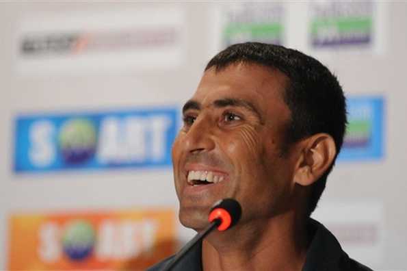 Younis Khan - willing to bear the pain Younis Khan - willing to bear the pain