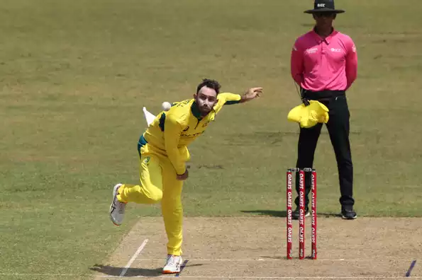 Maxwell wants to bowl with the new ball in the PowerPlay during next year's T20 World Cup Maxwell wants to bowl with the new ball in the PowerPlay during next year's T20 World Cup