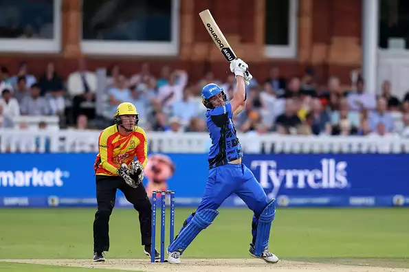 Jamie Smith scored a half-century in his team's victory Jamie Smith scored a half-century in his team's victory