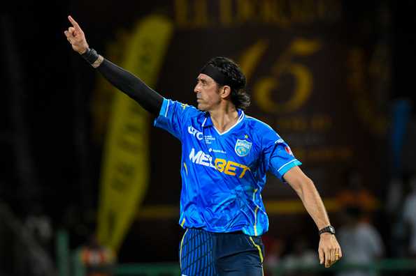 David Wiese during his match winning four over spell David Wiese during his match winning four over spell