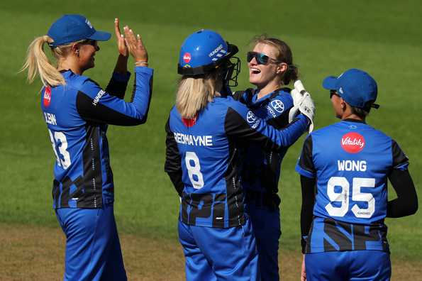 Skipper Dean helped set up the win with her 2/11. Skipper Dean helped set up the win with her 2/11.