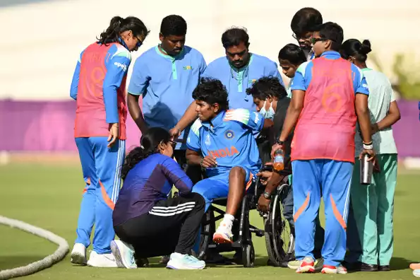 Reddy was hit on the knee and had to be helped off the field